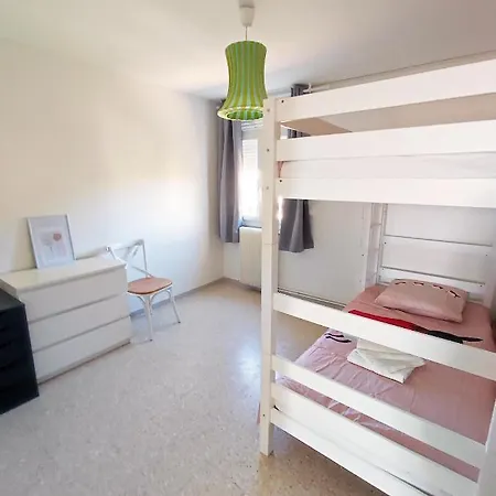 Apartment Grand Ensoleille Avec Parking Nimes